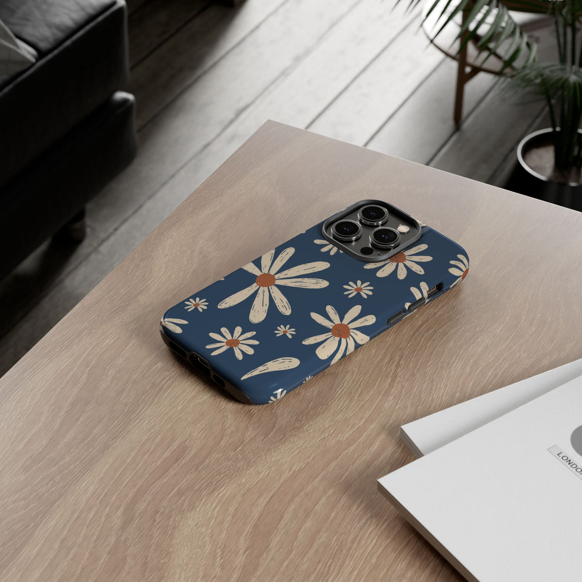 Daisy Pattern Tough Phone Case – Navy Floral Protective Cover