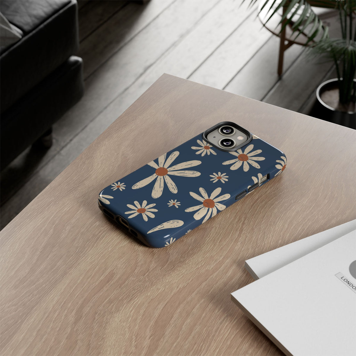 Daisy Pattern Tough Phone Case – Navy Floral Protective Cover